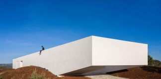 House in São Bartolomeu de Messines, Portugal by Vitor Vilhena Architects.