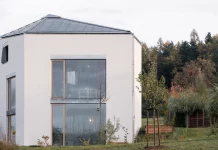 House with Seven Floors by Malý Chmel